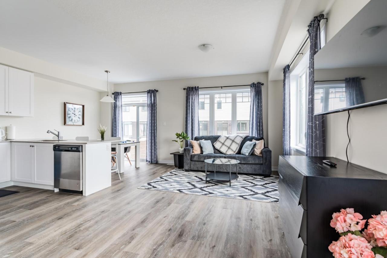 Luxury Townhouse Close To Fairview Casino In Niagara Falls Villa Екстериор снимка